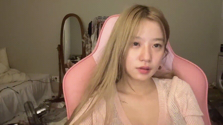 유교걸_먕뜌 밴드 라방 [꼭지노출]