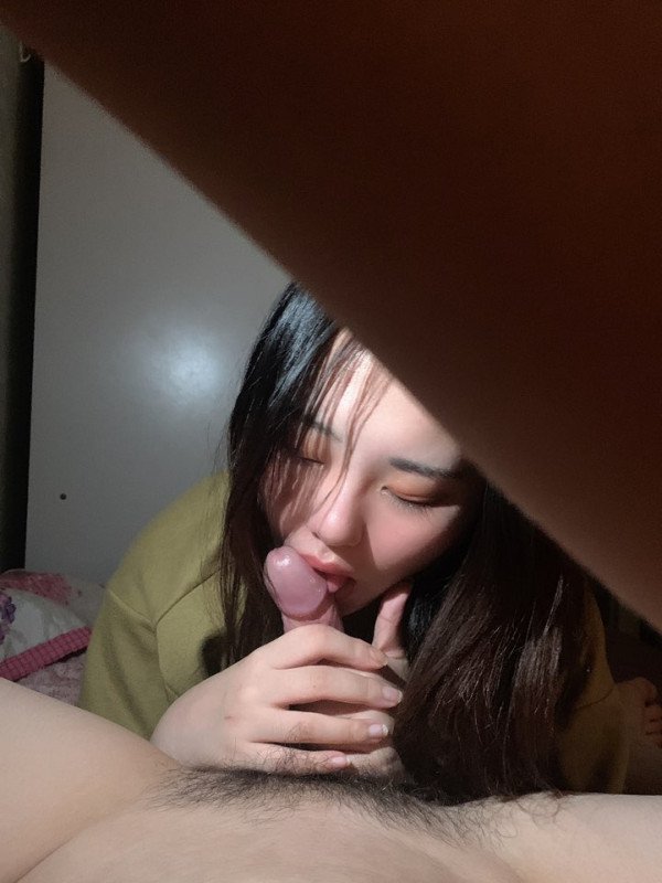 [미우야여친] DVD방에서 여친안대씌우고 쎅+바이브+삽입_얼공 6V.22P