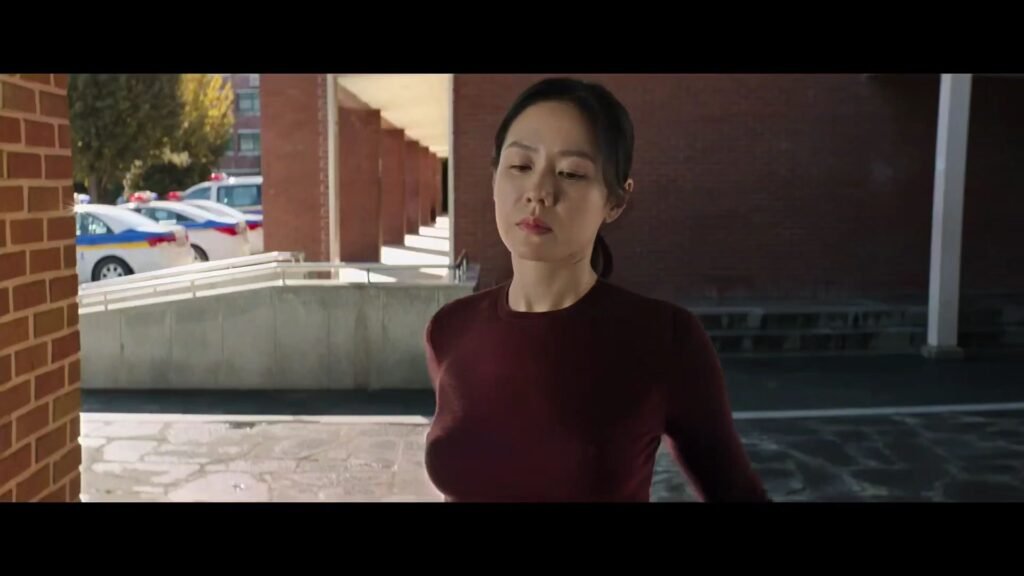 어쩔수가없다 손예진 노브라 장면 컷