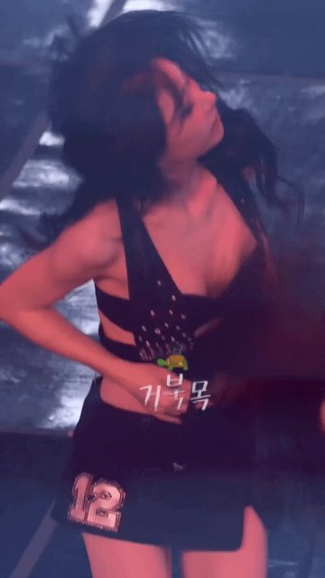 잇지 채령 2월13일 콘서트 중 끈풀려 브라 노출 직캠 모음