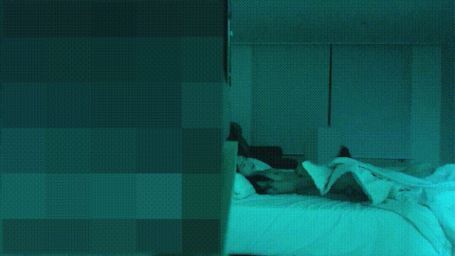 20살 빽보 허벅지 문신녀