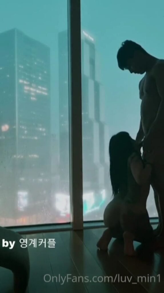 고층건물 실루엣 섹스