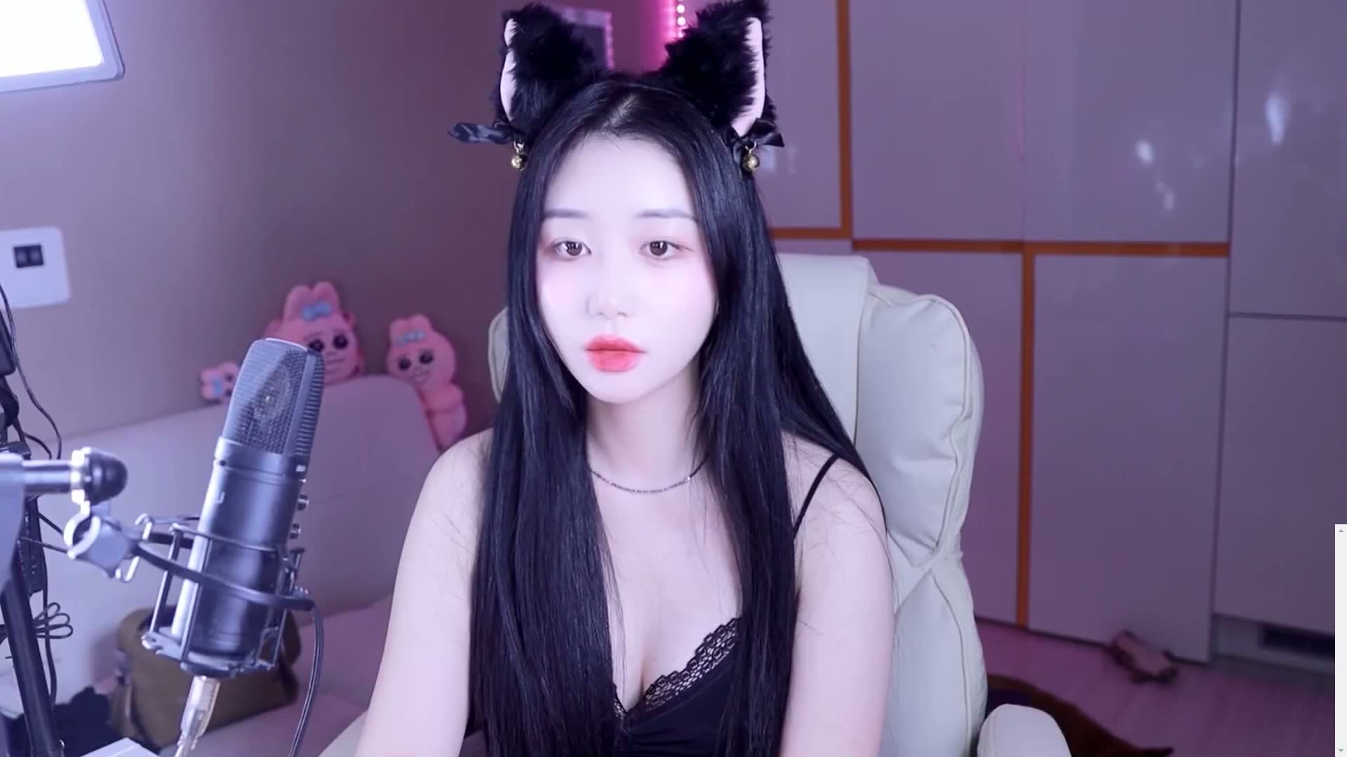 방종후 캠 꺼진줄 알고 훌러덩 웃통까는 신입 bj 팬티 냄새 맡는게 레전드네