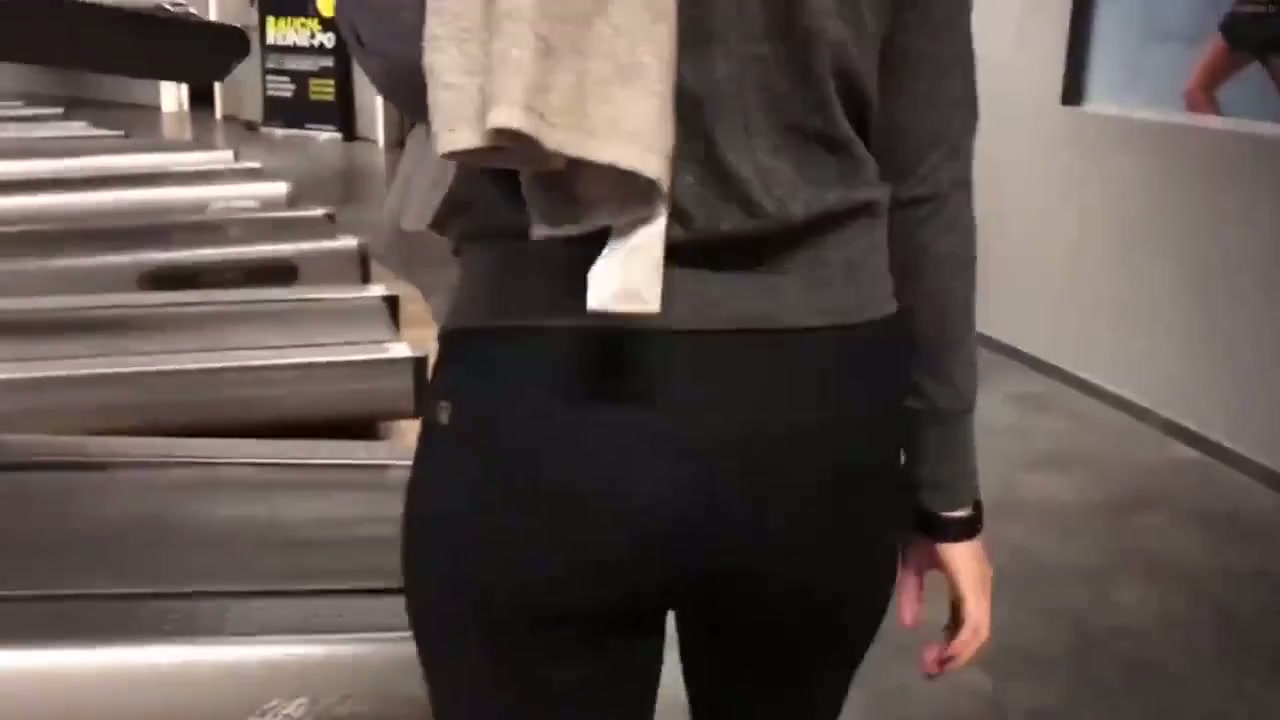 미녀가 화장실로 따라 오라면???