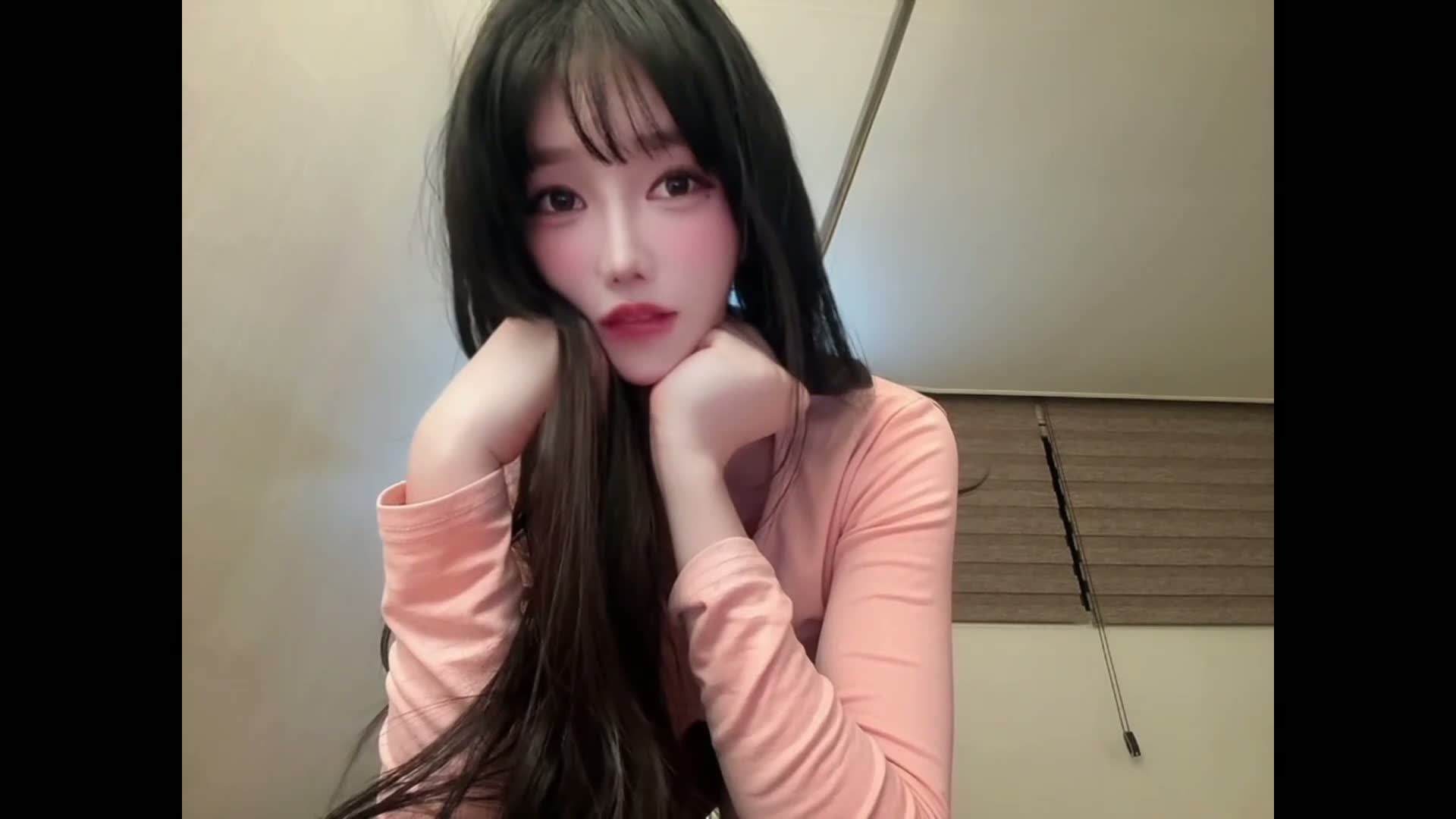 시원하게 구멍 뚫고 박음질