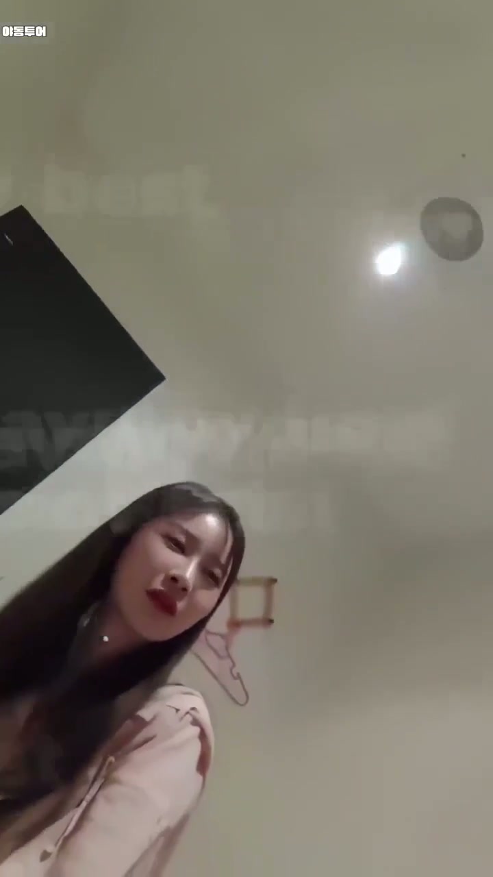 키싱룸, 핑크 걸 2