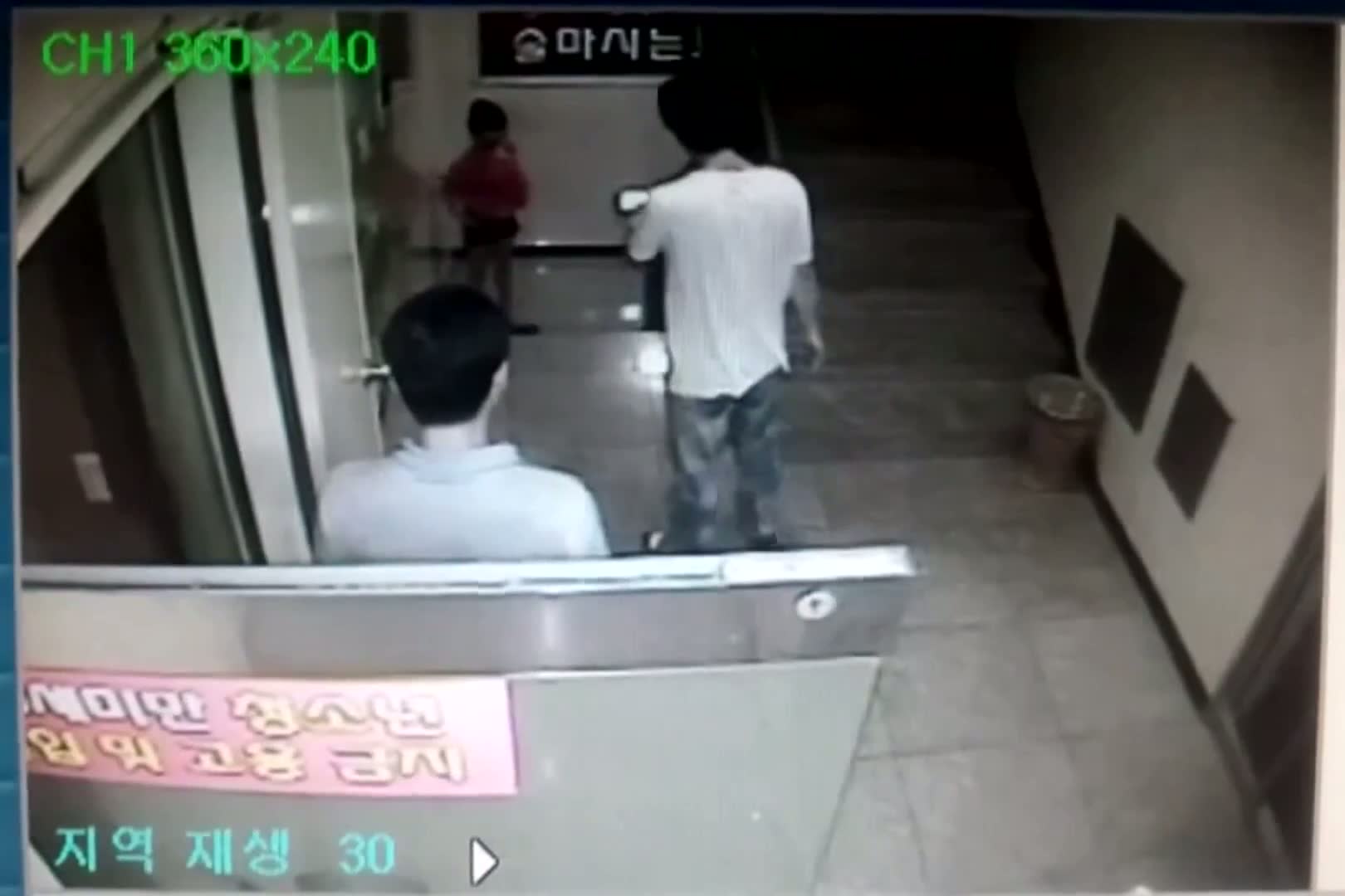 한국야동 (한국야동) 노상방뇨 민폐녀들 1