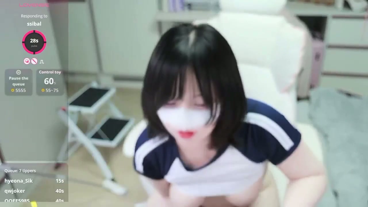 (한국야동) 갑툭튀 등장한 하얀 피부의 육덕 유망주
