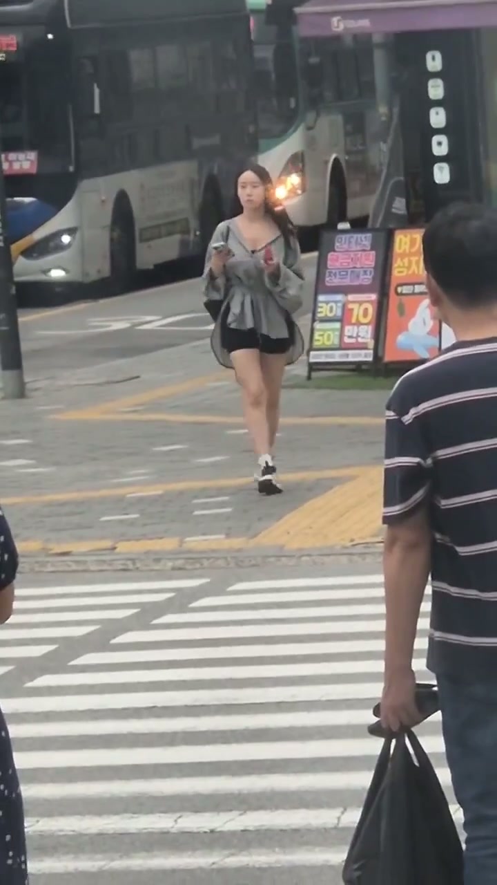 (한국야동) 출근하는 오피녀 몰래 뒤밟기